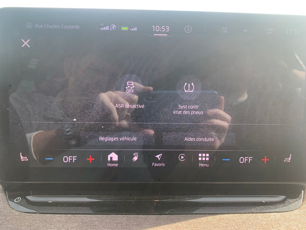 Skoda Enyaq 180 chevaux | iV60 | Apple car Play | Régulateur vitesse adaptatif | Siéges chauffants