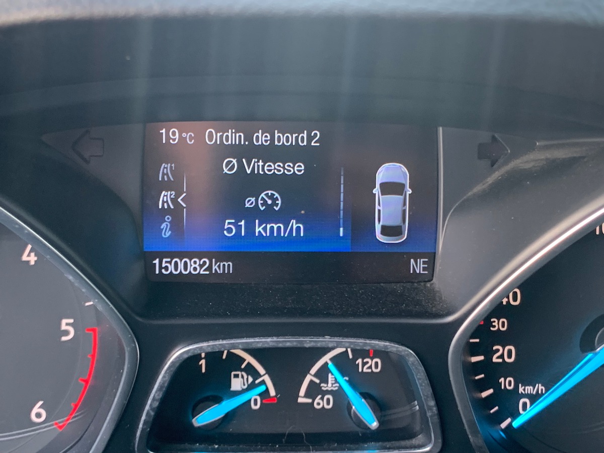 Ford Kuga 120 chevaux | St-Line | Caméra de recul | Attelage | GPS | Coffre assisté électriquement