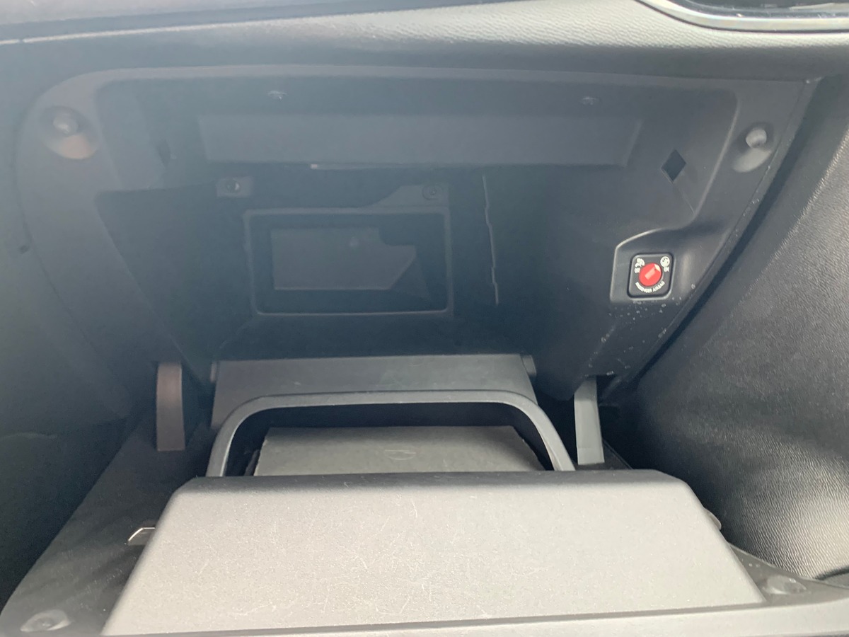 Opel Corsa 100 | Apple car play | Régulateur vitesse | | Reconnaissance des panneaux | Climatisation