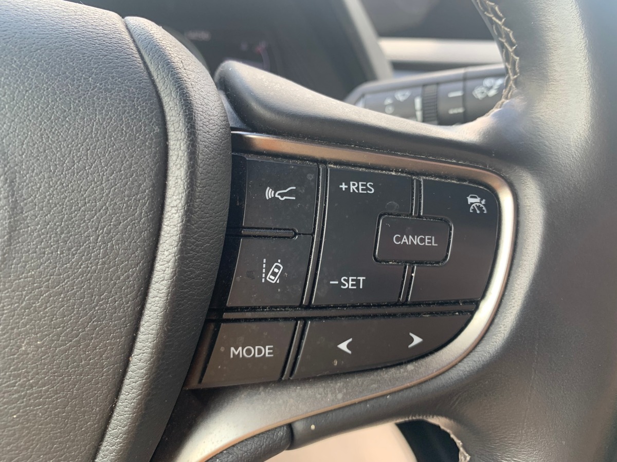 Lexus UX 250 | 184 ch | Pack Confort | Apple car Play | Caméra recul | Régulateur vitesse adaptatif