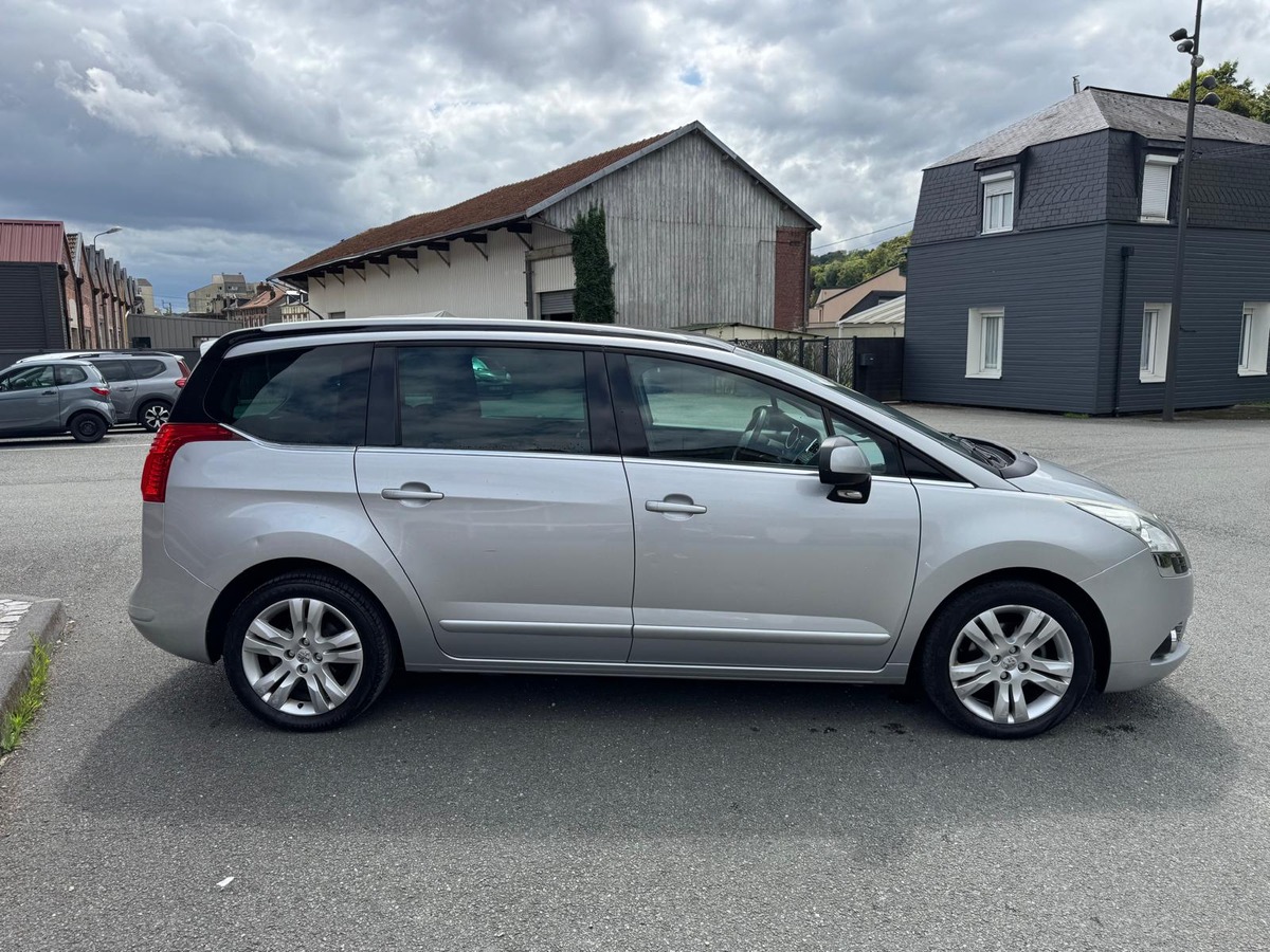 Peugeot 5008 1.6 hdi 110cv 7 places Allure - Garantie