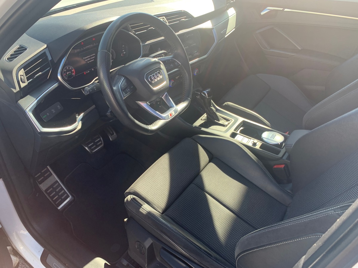 Audi Q3 150 ch | S line | Toit ouvrant | Caméra de recul | Apple car play | Attelage | Régulateur