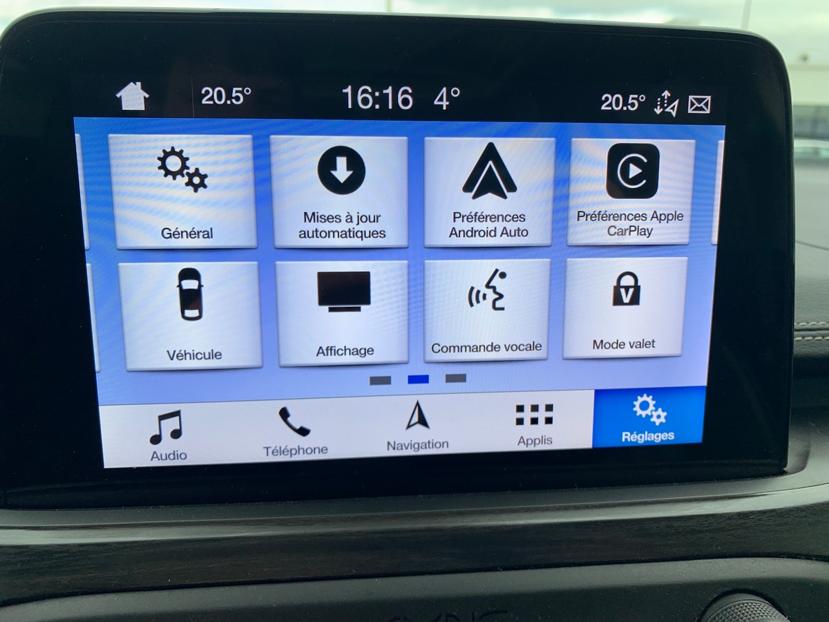 Ford FOCUS SW 120 ch | Vignale | Toit ouvrant panoramique | Apple car play Android auto | Attelage