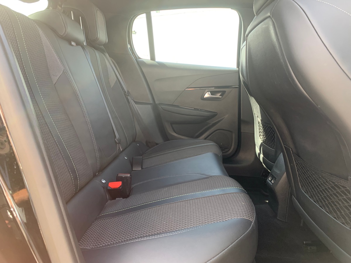 Peugeot 208 100 chevaux | GT | Apple car Play Android Auto | Caméra de recul | Régulateur vitesse