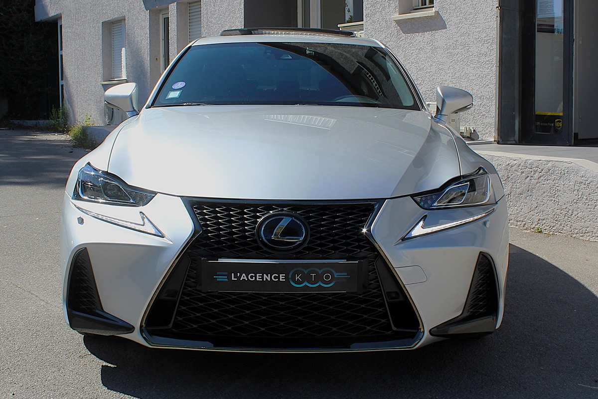 Lexus IS III (2) 300H F SPORT EXECUTIVE  FULL OPTIONS + CARPLAY / ENTRETIEN LEXUS / 2ème MAIN