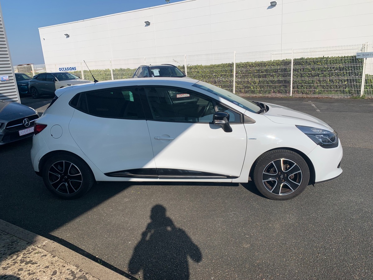RENAULT Clio IV 75 chevaux | Limited | Caméra de recul | GPS | Bluetooth | Régulateur de vitesse