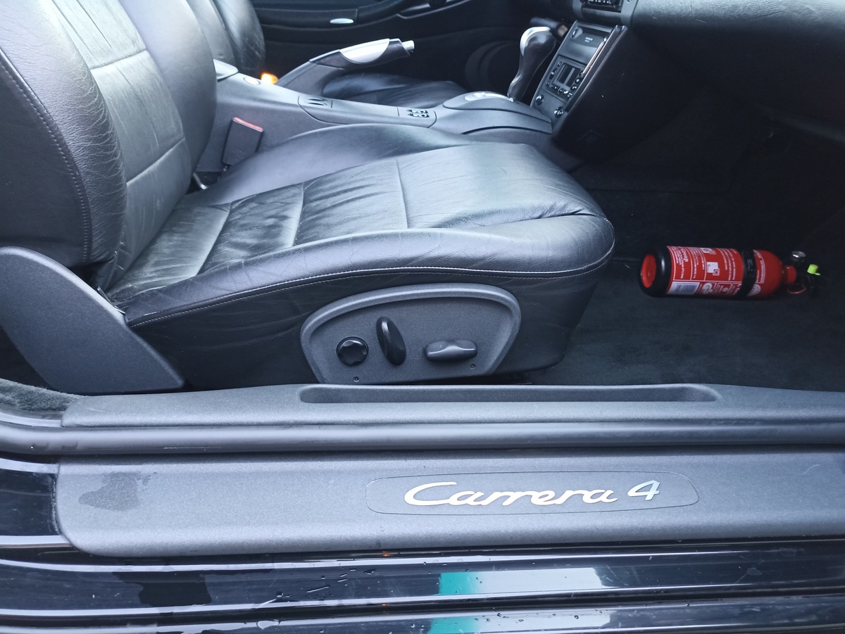 Porsche 911 CARRERA 4 TIPTRONIC