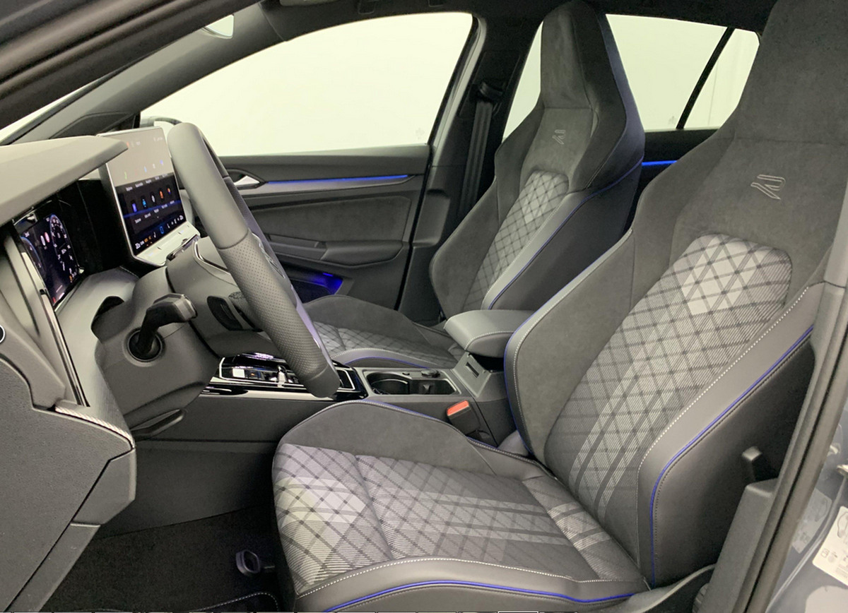 Volkswagen Golf 8 NOUVELLE 2.0 TDI 150 DSG7 R-LINE PLUSIEURS COULEURS DISPONIBLE