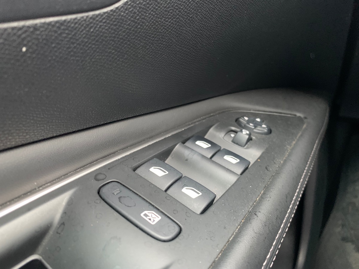 Peugeot 3008 130 ch | Allure business | Mirror link | Caméra recul | Coffre assisté électriquement