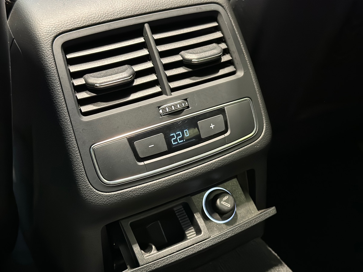 Audi A4 Allroad 2.0 TDI 190 cv Quattro S-Tronic / Attelage / Toit Pano / CarPlay