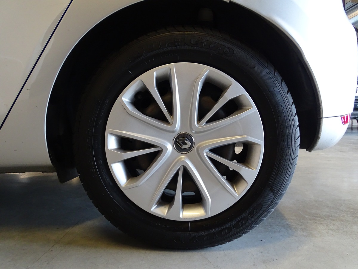 RENAULT Clio IV 1.2 16V 75