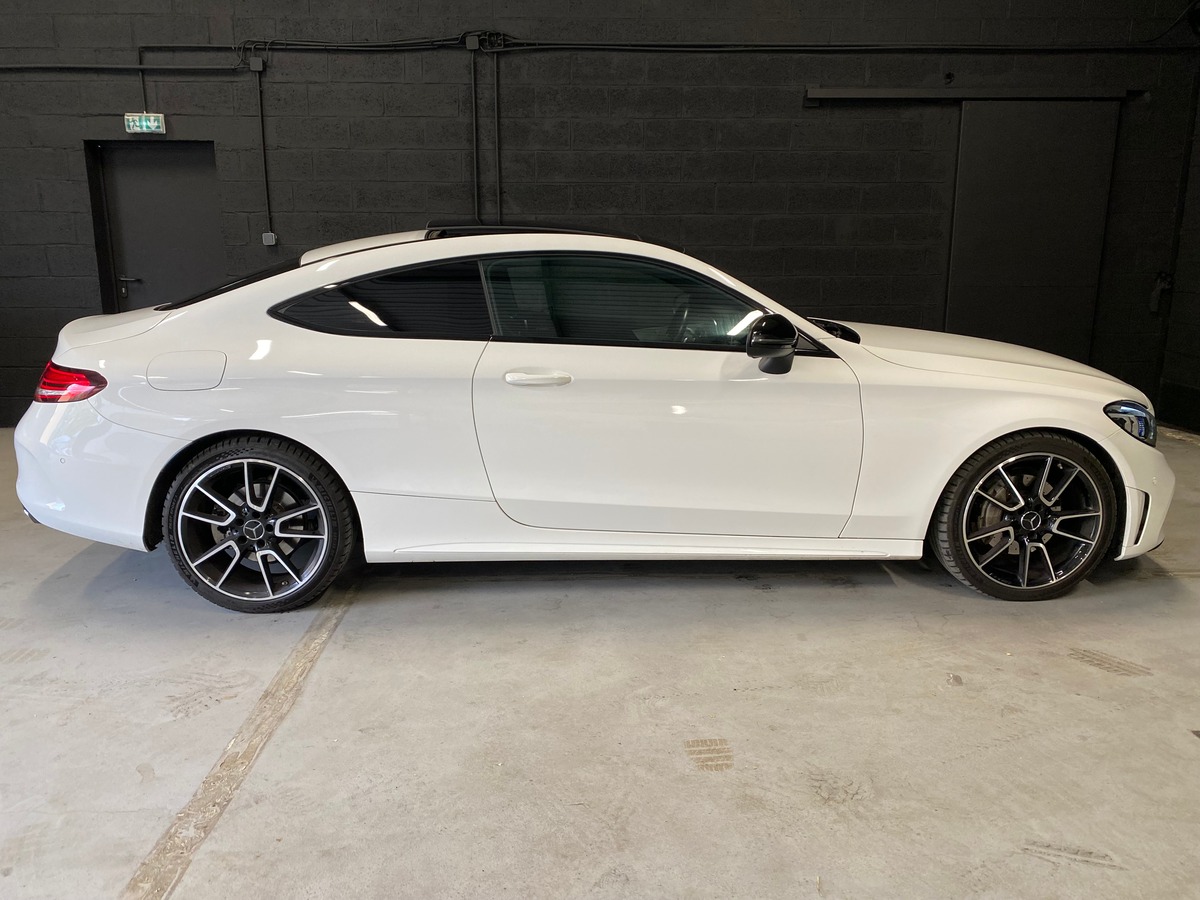Mercedes Benz Classe C 220 cdi AMG Line / Toit Panoramique Ouvrant / Cock Pit / Led d Ambiance