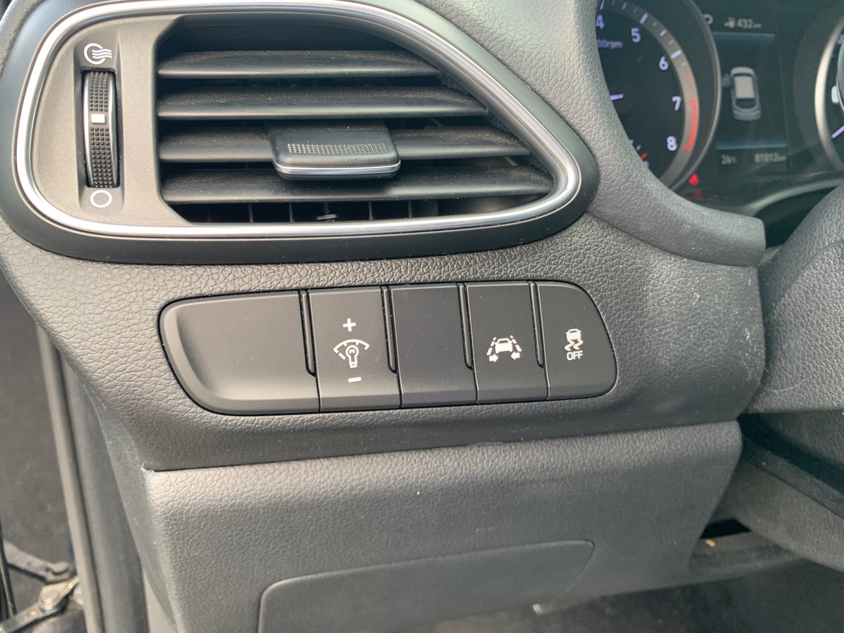 Hyundai i30 140 | Creative | Caméra recul | GPS | Siège électrique | Régulateur | Roue de secours
