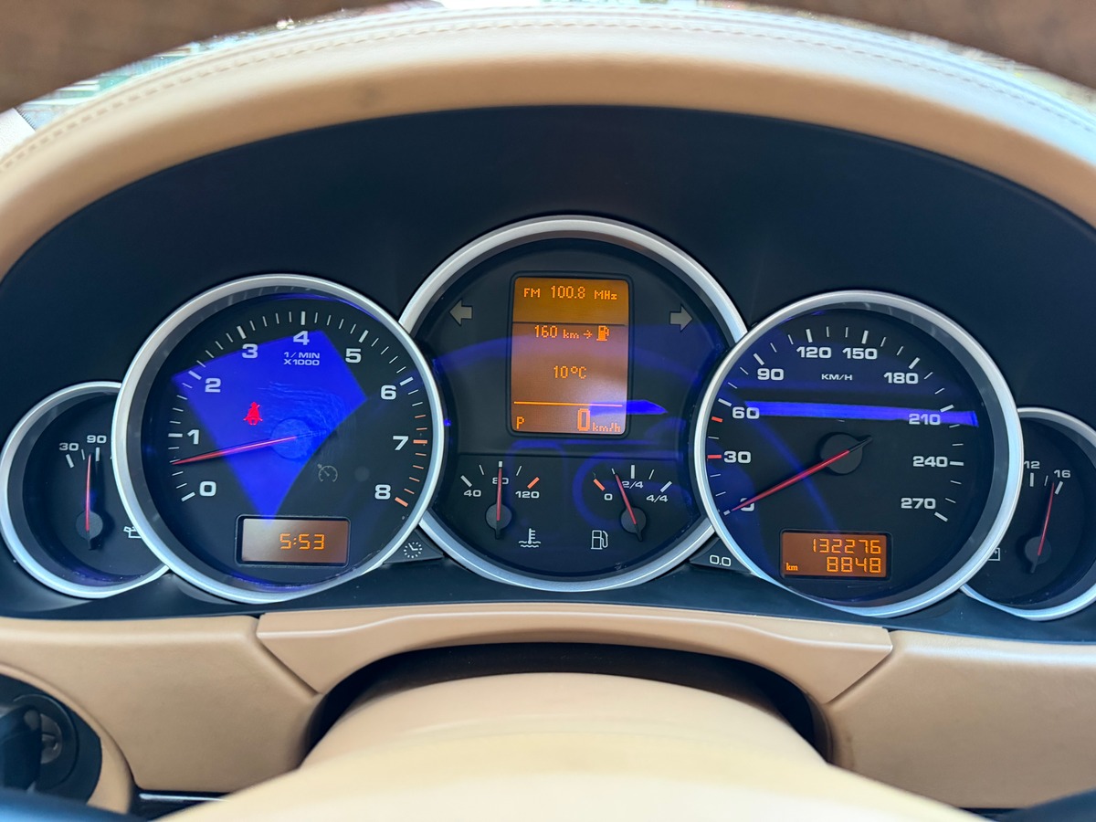 Porsche Cayenne GTS 4.8 V8 TIPTRONIC / TOIT OUVRANT / SIEGES AV CHAUFFANT / HAYON ELECTRIQUE