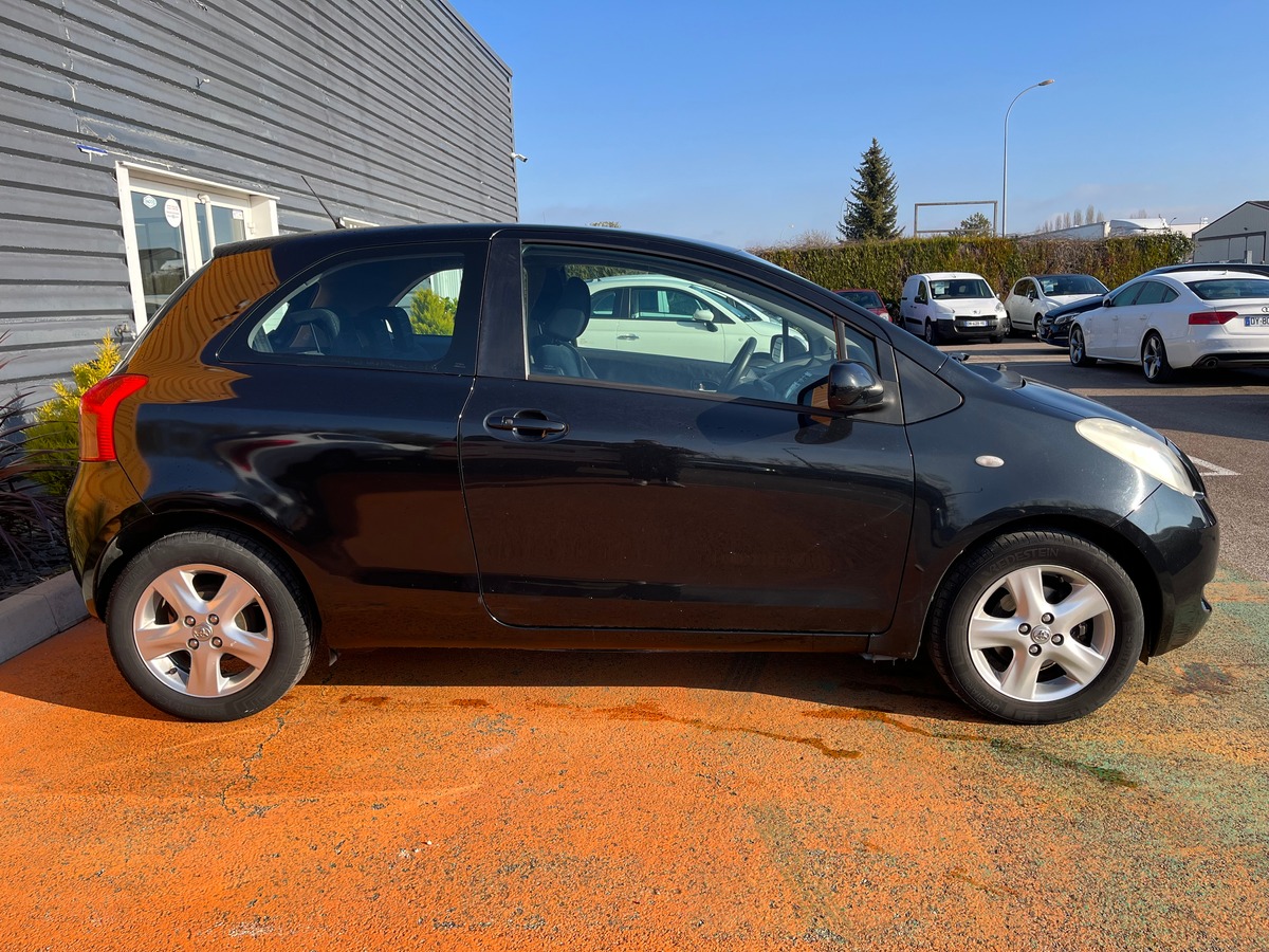 Toyota Yaris 2 1.3 VVTi 87 ch LUNA PACK