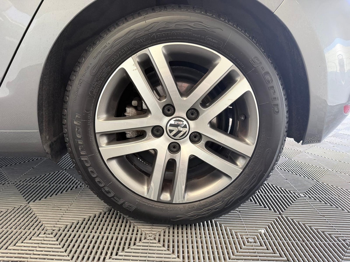 Volkswagen Golf VI 1.6 TDI 105  TRENDLINE