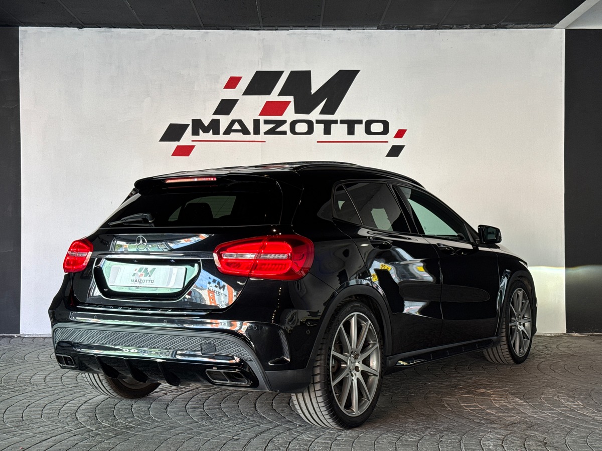 Mercedes-Benz GLA 45 AMG | Noir Cosmos | Toit Ouvrant | Sièges Perf | Keyless | Garantie 12 Mois