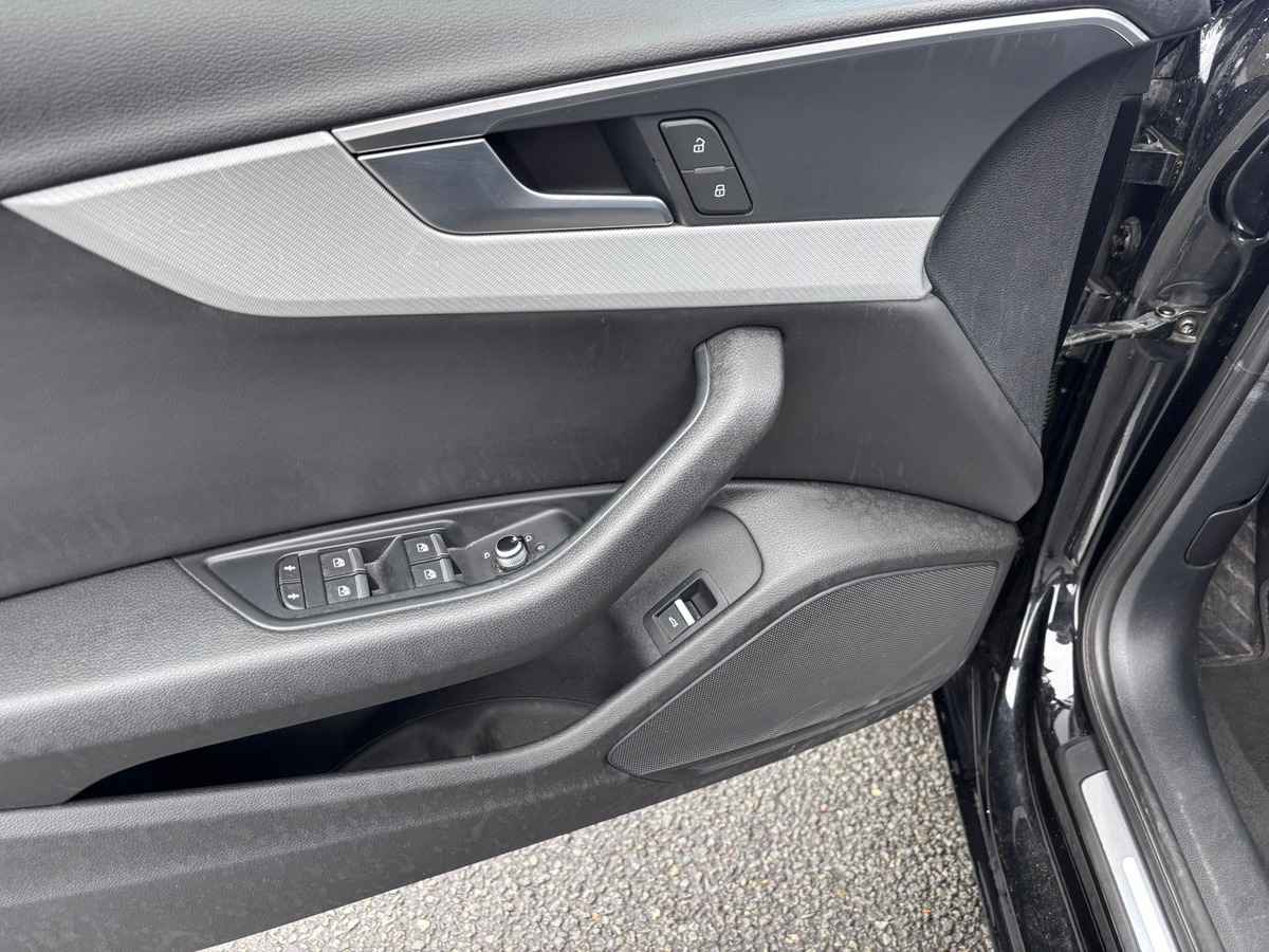 Audi A4 Avant 2.0 TFSI S-Tronic - Française - Suivi d'entretiens - CARPLAY