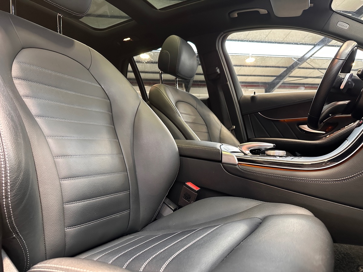Mercedes-Benz Classe GLC 300 Fascination 4MATIC AMG 9G-Tronic - 1ère Main - Attelage - Options +++
