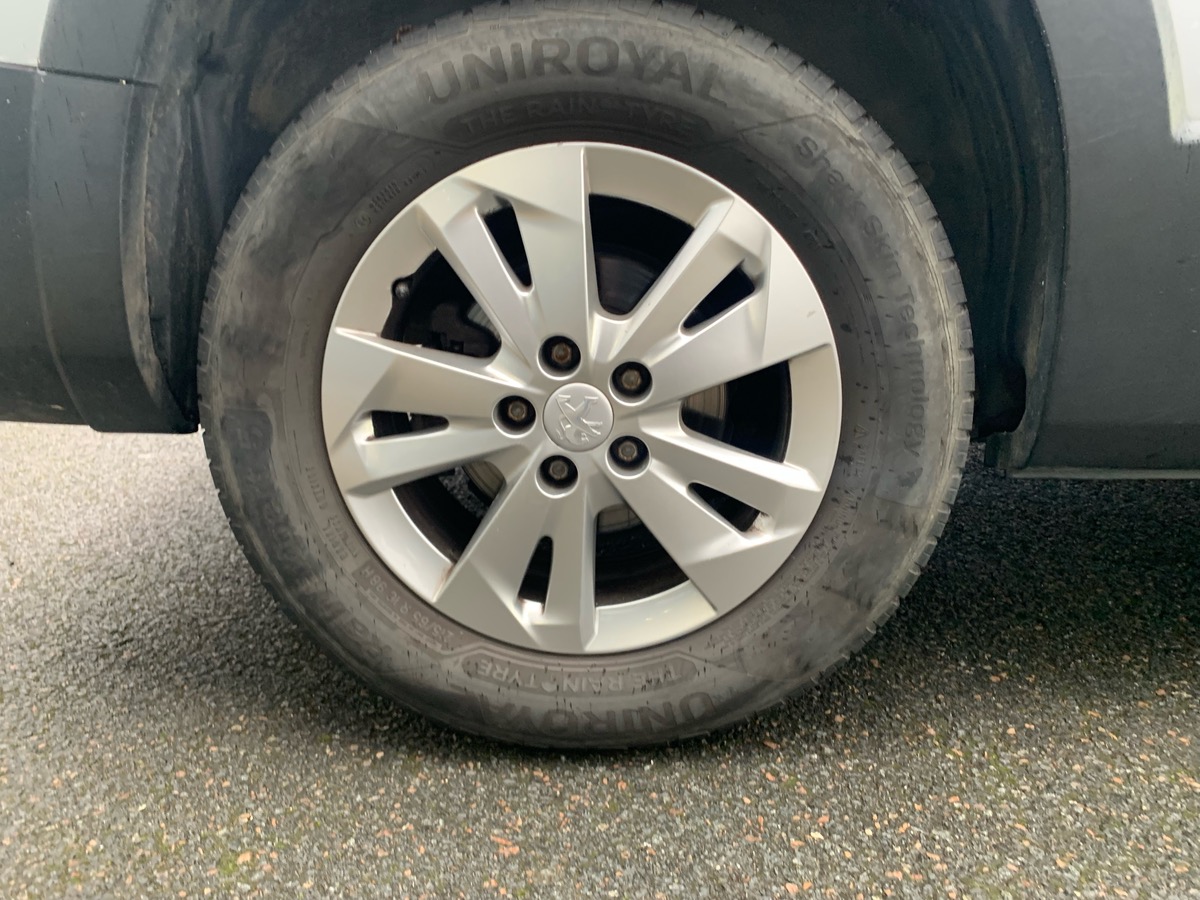 Peugeot Rifter 130 ch | Allure | Régulateur vitesse | Apple car play Android auto | Roue de secours