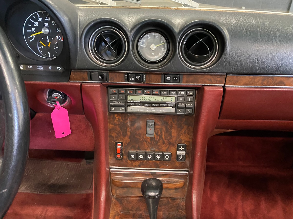 Mercedes-Benz Classe SL 560 v8 cabriolet w 107