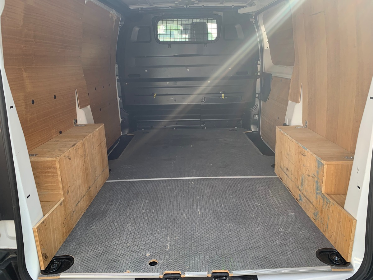 Toyota ProAce 122 ch | Business | Medium | 3 Places | Régulateur vitesse | GPS | Bluetooth | Radar