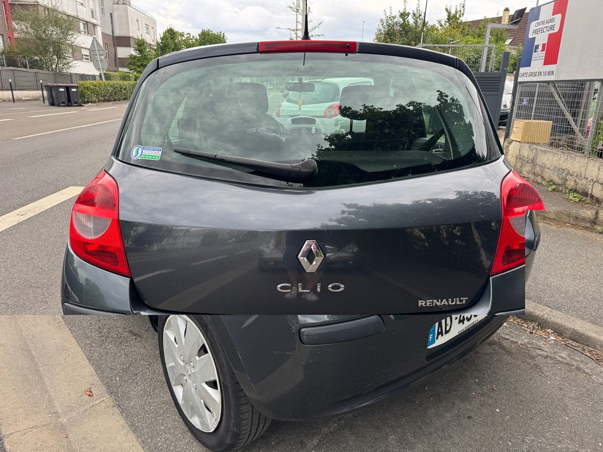 RENAULT Clio 1.2i 16v 75 AUTHENTIQUE
