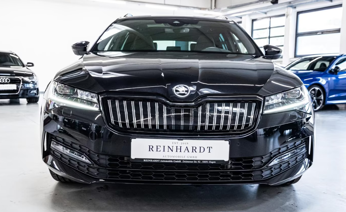 Skoda Superb Combi Hybride 1.4 TSI PHEV 218ch Sportline DSG6 Toit ouvrant Audio Canton