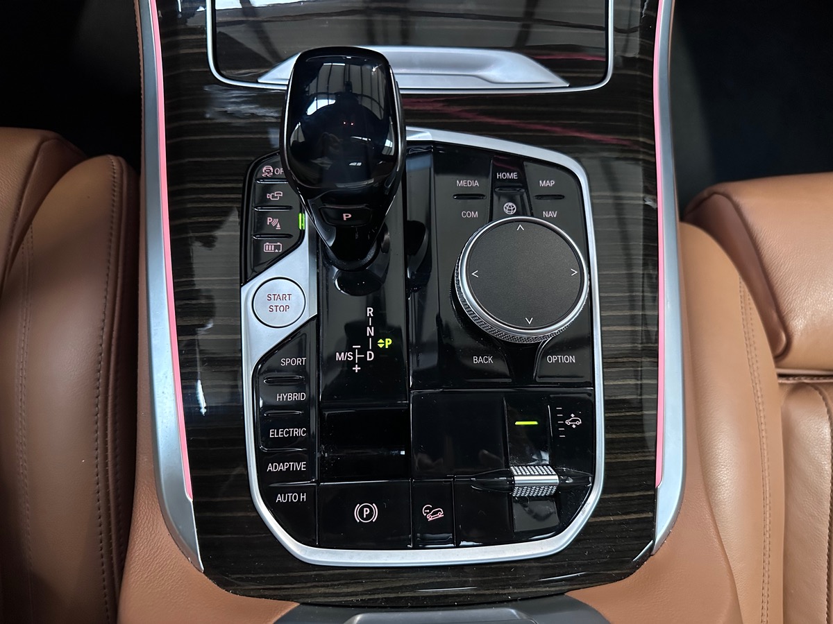 Bmw X5 (G05) XDRIVE 45E 394 HYBRIDE  M SPORT BVA8 4 roues directrices