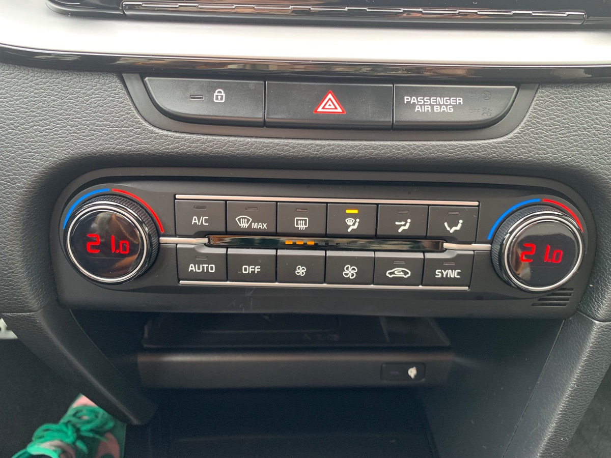 Kia Ceed 136 ch | GT LINE | Caméra Recul | GPS | Régulateur vitesse | Palettes vitesses au Volant