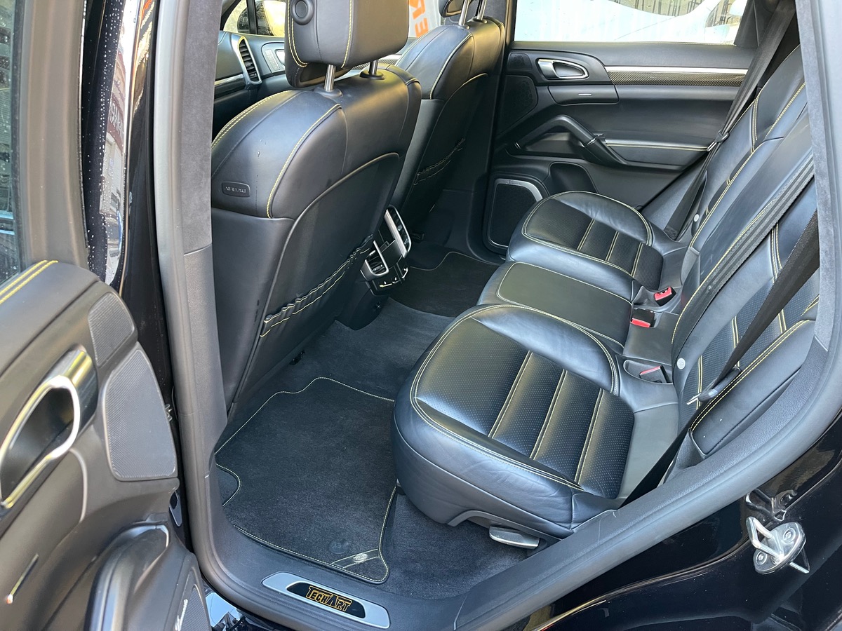 Porsche Cayenne Turbo TECHART 4.8 V8 520 CV AWD  /Carbone Interieur / Toit Ouvrant /