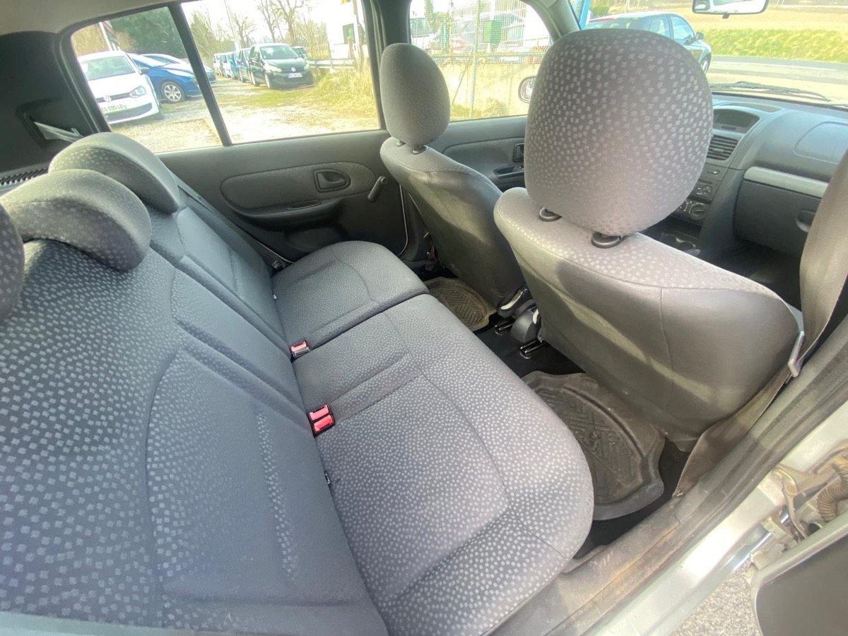 RENAULT Clio 1.5 dci 65cv campus de 12/2008 152175km