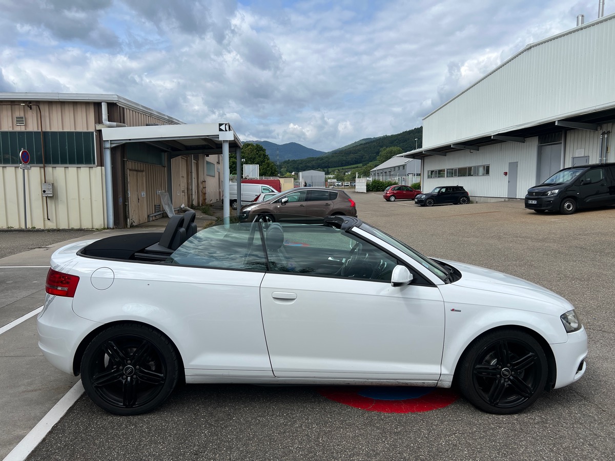 Audi A3 Cabriolet 1,6L TDI 105cv SLINE, SUIVI COMPLET, CARPLAY