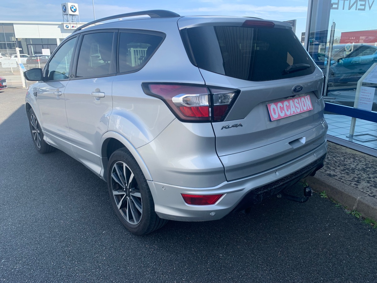 Ford Kuga 120 chevaux | St-Line | Caméra de recul | Attelage | GPS | Coffre assisté électriquement