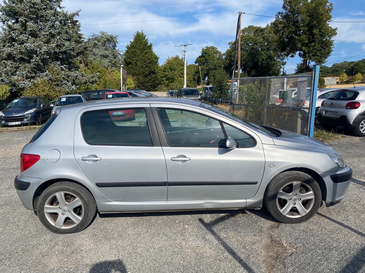 Peugeot 307 1.6i 110cv XT PREMIUM BVA 1ère main 176010km