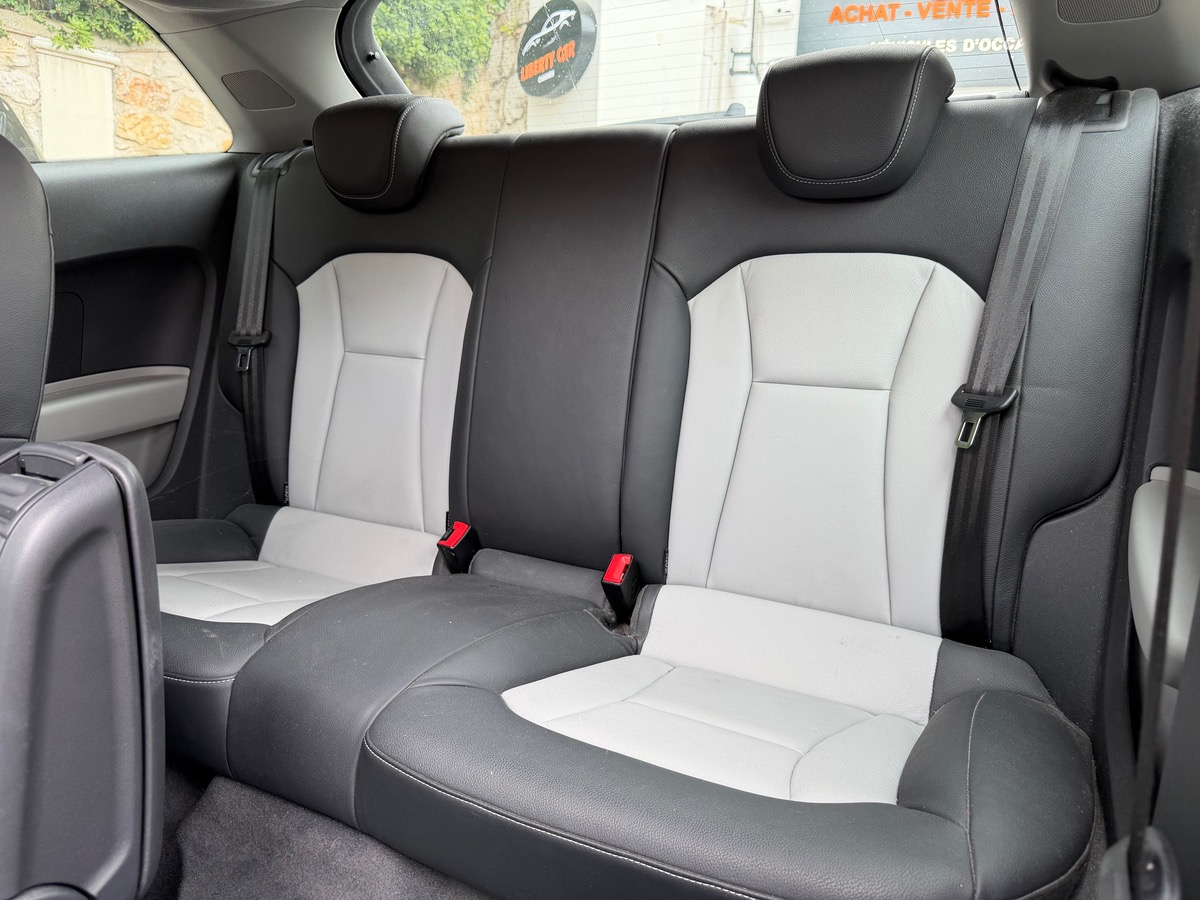 Audi A1 1.4 TFSI 122 CV / 1er Main /Toit Ouvrant/ KM Réel / S-Tronic7 /Ambition Luxe