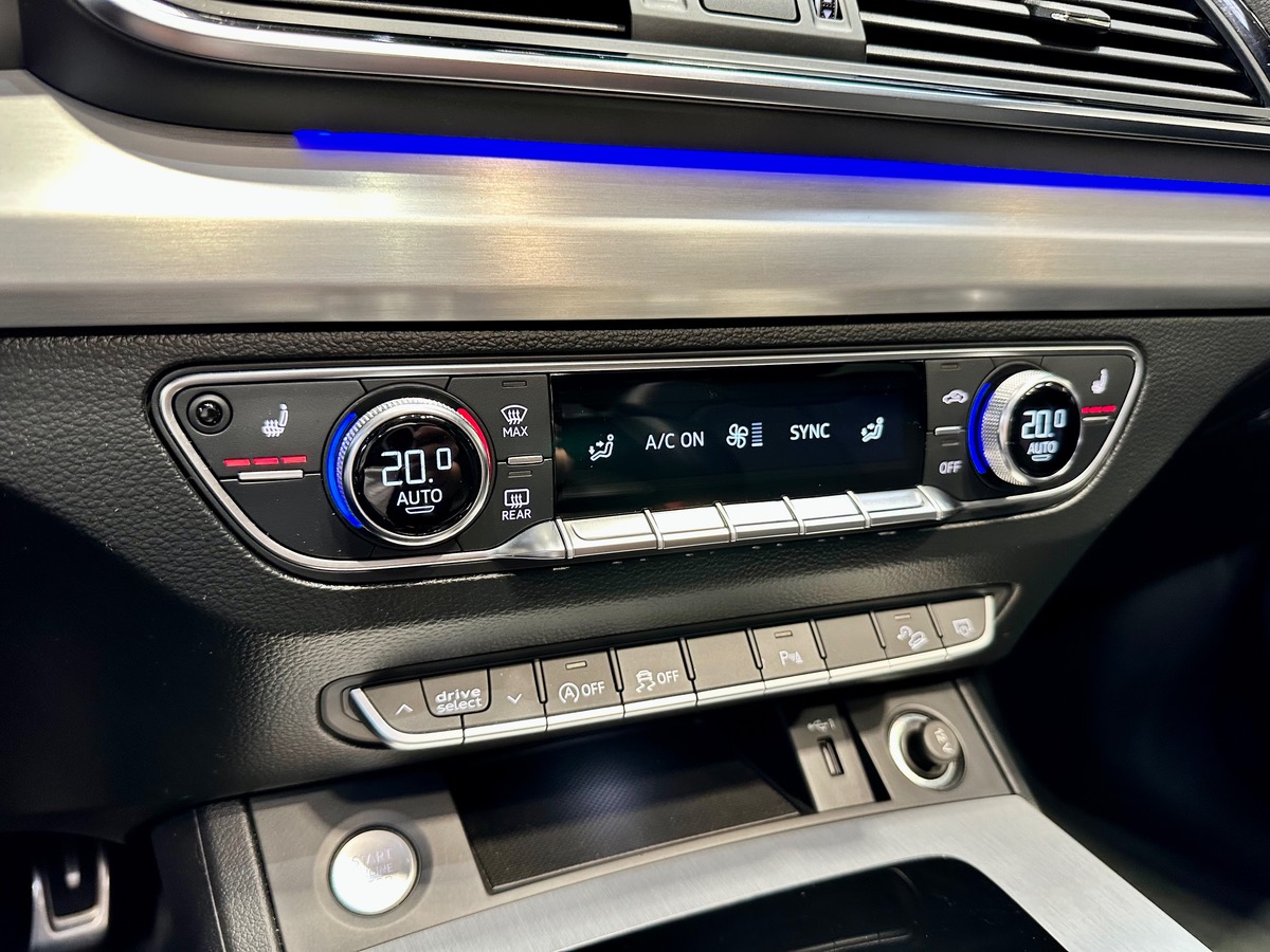 Audi Q5 II (2) 2.0 204 Quattro S Line Options++ n