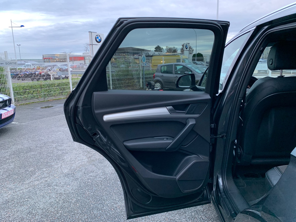 Audi Q5 190 ch | S-line | Virtual Cockpit | Caméra de recul | Coffre électrique | Attelage