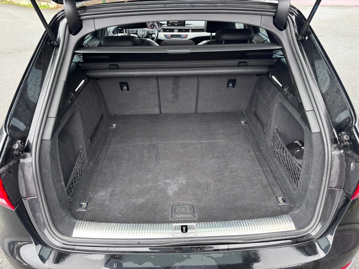 Audi A4 Avant 2.0 TFSI S-Tronic - Française - Suivi d'entretiens - CARPLAY