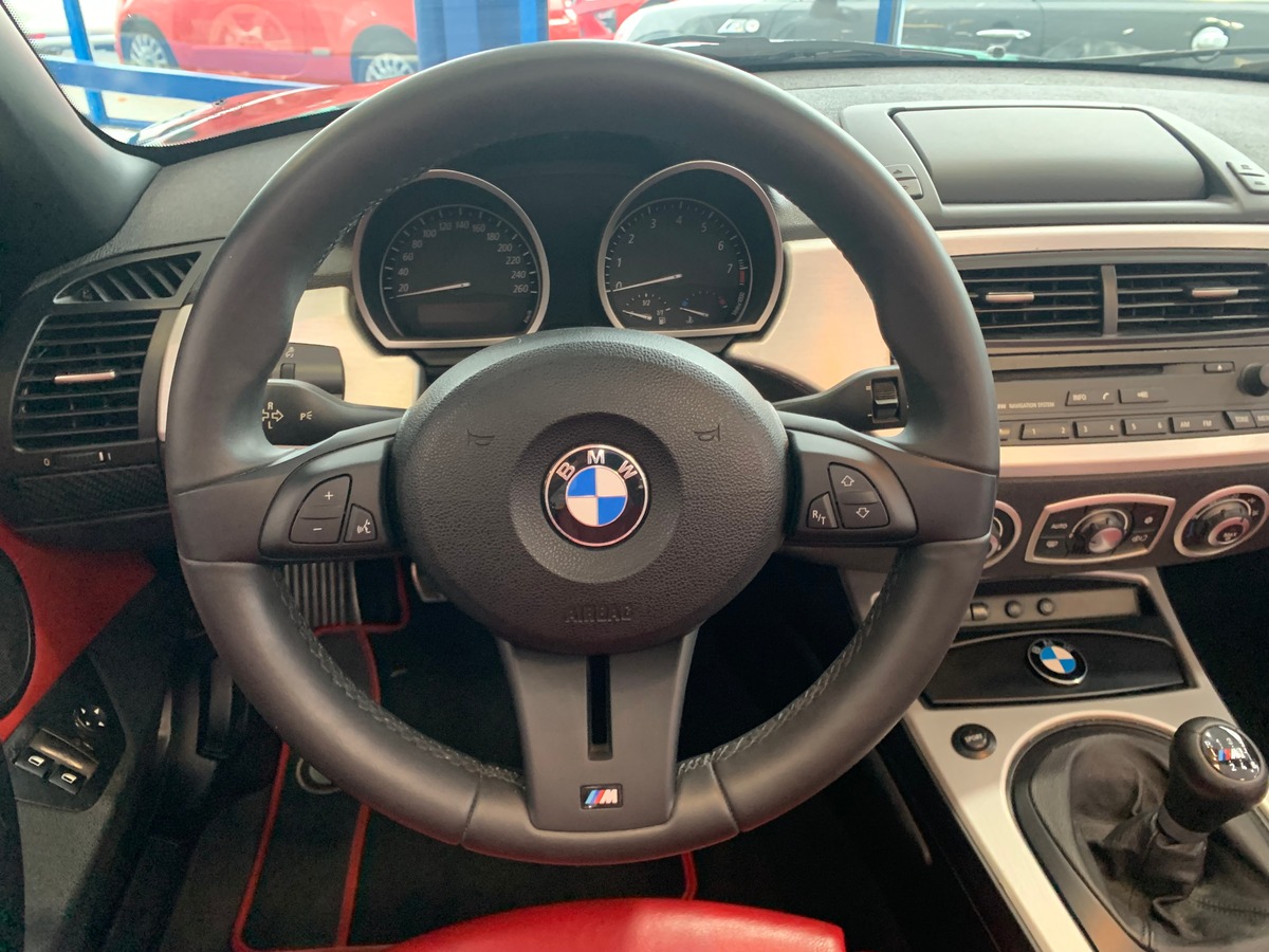 Bmw Z4 3.0si 265 ch | GPS | Volant et pommeau de vitesse M | Jantes 18'' | Climatisation | Cuir