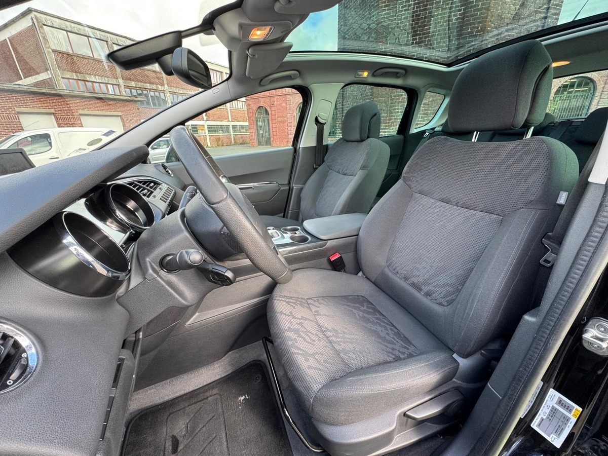 Peugeot 3008 1.6 HDi 115cv Allure - Attelage - Garantie