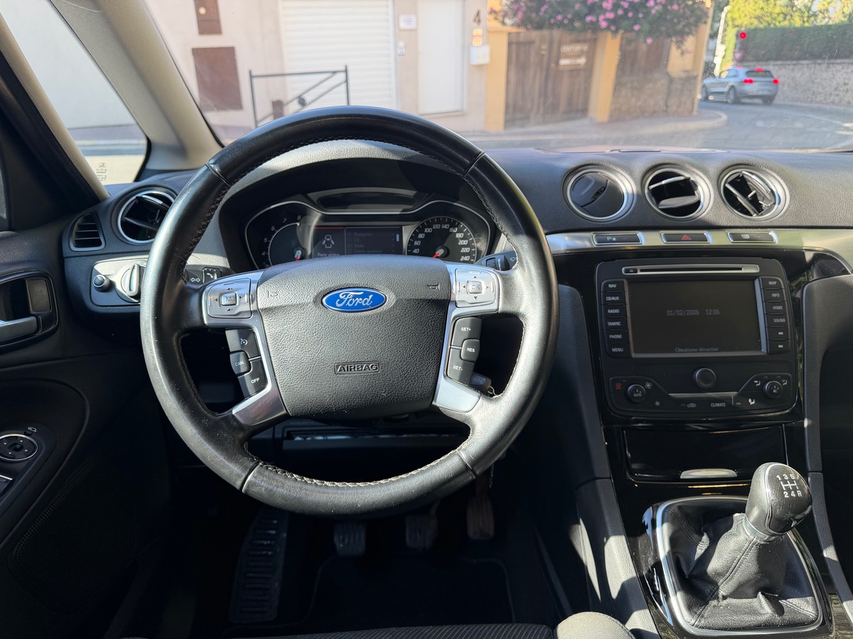 Ford S-max 2.0 Flexifuel 145 CV / Titanium / GPS / Jantes / Moteur à Chaine