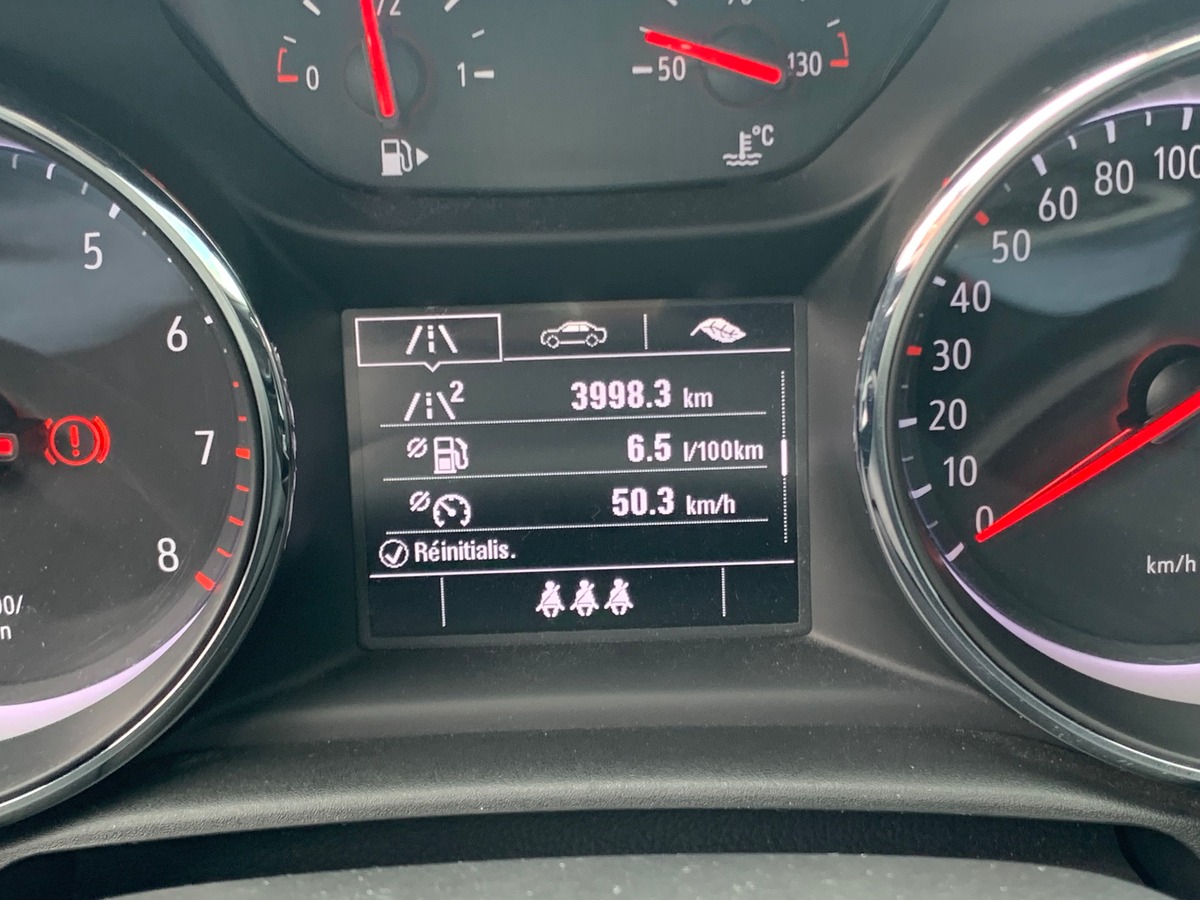 Opel Astra 105 ch | Black Edition | Caméra recul | Régulateur vitesse | Radar de stationnement avant