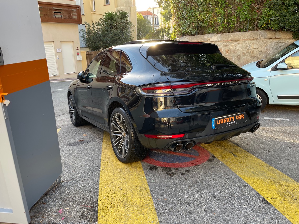 Porsche Macan 2.0 245 CV AWD / Pack Chrono / Toit Ouvrant / Pack Black /Echappement Sport/Jantes 911