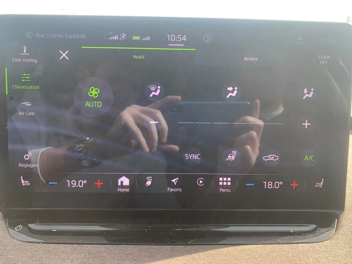 Skoda Enyaq 180 chevaux | iV60 | Apple car Play | Régulateur vitesse adaptatif | Siéges chauffants