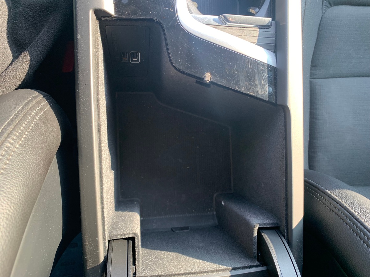 Volvo V60 150 ch | Momentum business | Caméra de recul | Avertisseur Angles Morts | Apple car Play