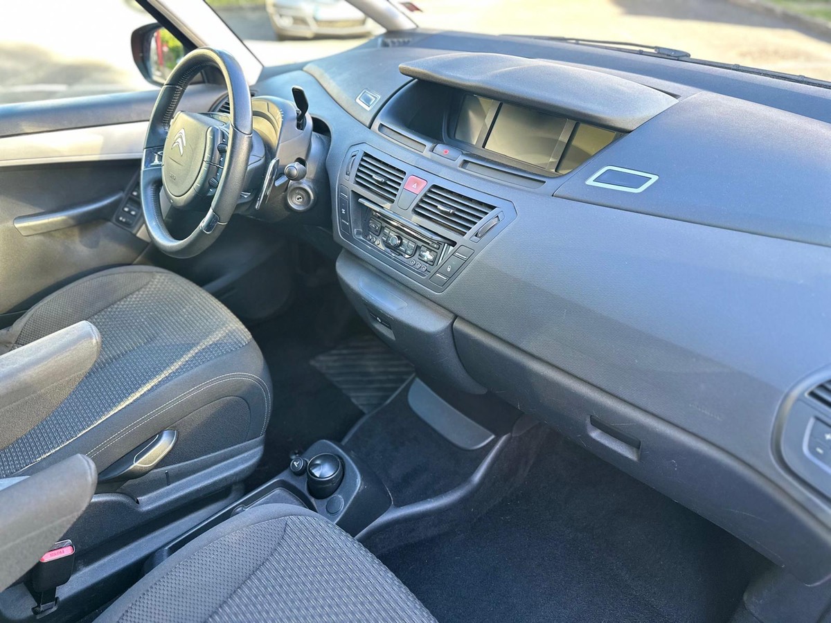 Citroën Grand C4 Picasso 1.6 e-HDI 112 CV 7 places 1r mains en 4X CBL