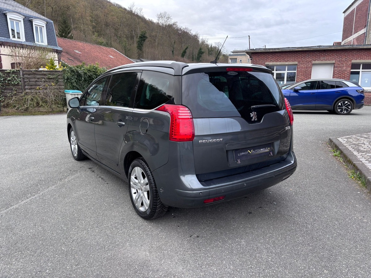 Peugeot 5008 7 places 1.6 HDi 110 Premium Pack - Distribution neuve - Garantie