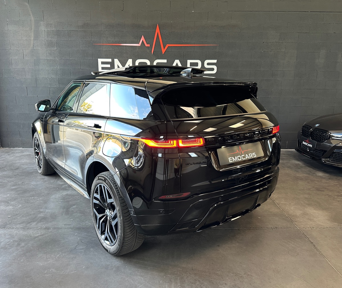 LAND ROVER EVOQUE 2.0 P300E PHEV AWD R DYNAMIC SE