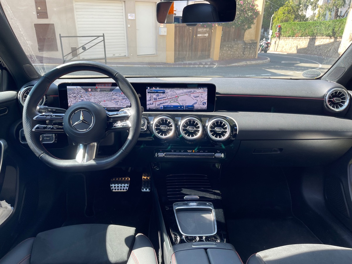 Mercedes Benz Classe A 200 Phase 2 / AMG Line / Toit Ouvrant / Pack Ambiance / Jantes AMG